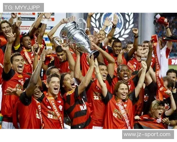 弗拉门戈球迷欢庆夺冠喜悦中奖杯疑似受损引发关注